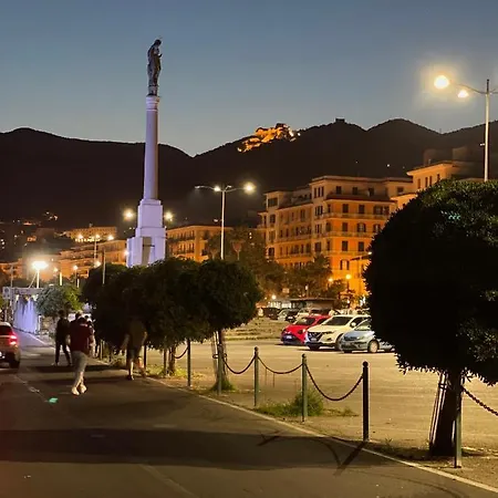 לינה וארוחת בוקר Stella In Centro 3*